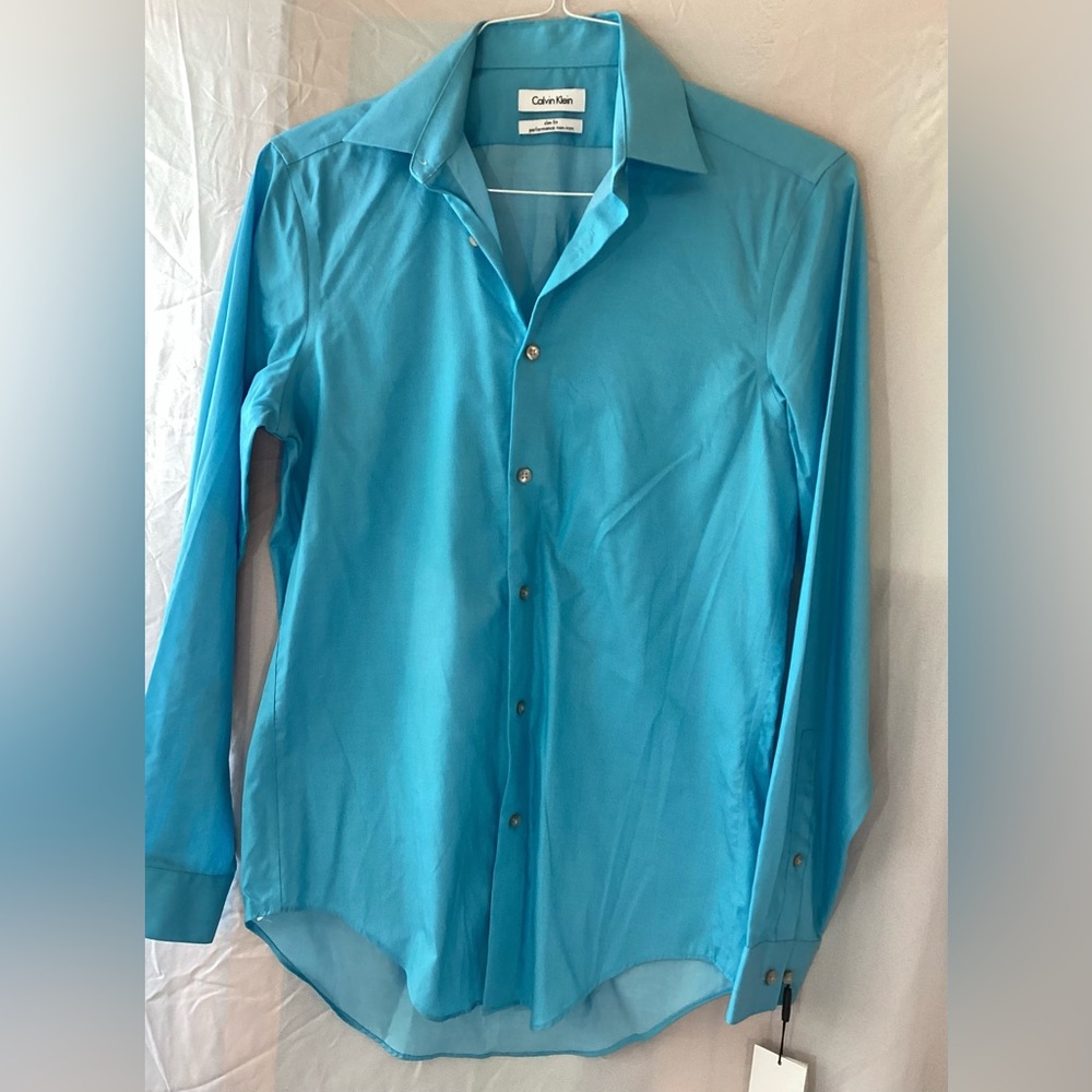 NEW Calvin Klein shirt slim fit. Size 14 1/2” 32/33